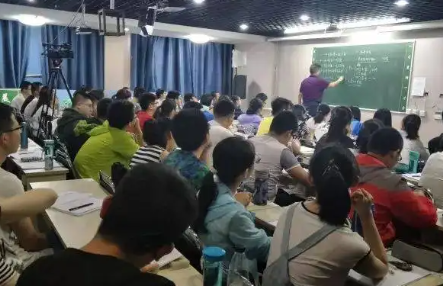 大一新生会有入学考试吗？入学考试成绩不理想会有什么后果？