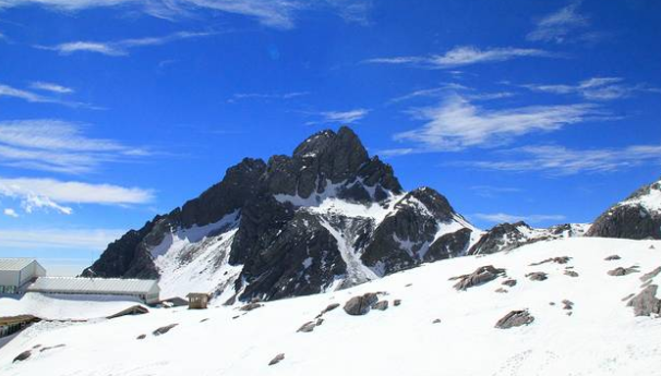 玉龙雪山海拔高度多少