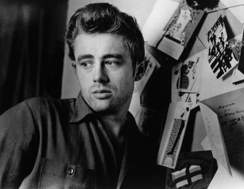 为什么流行的歌里都提及James Dean？