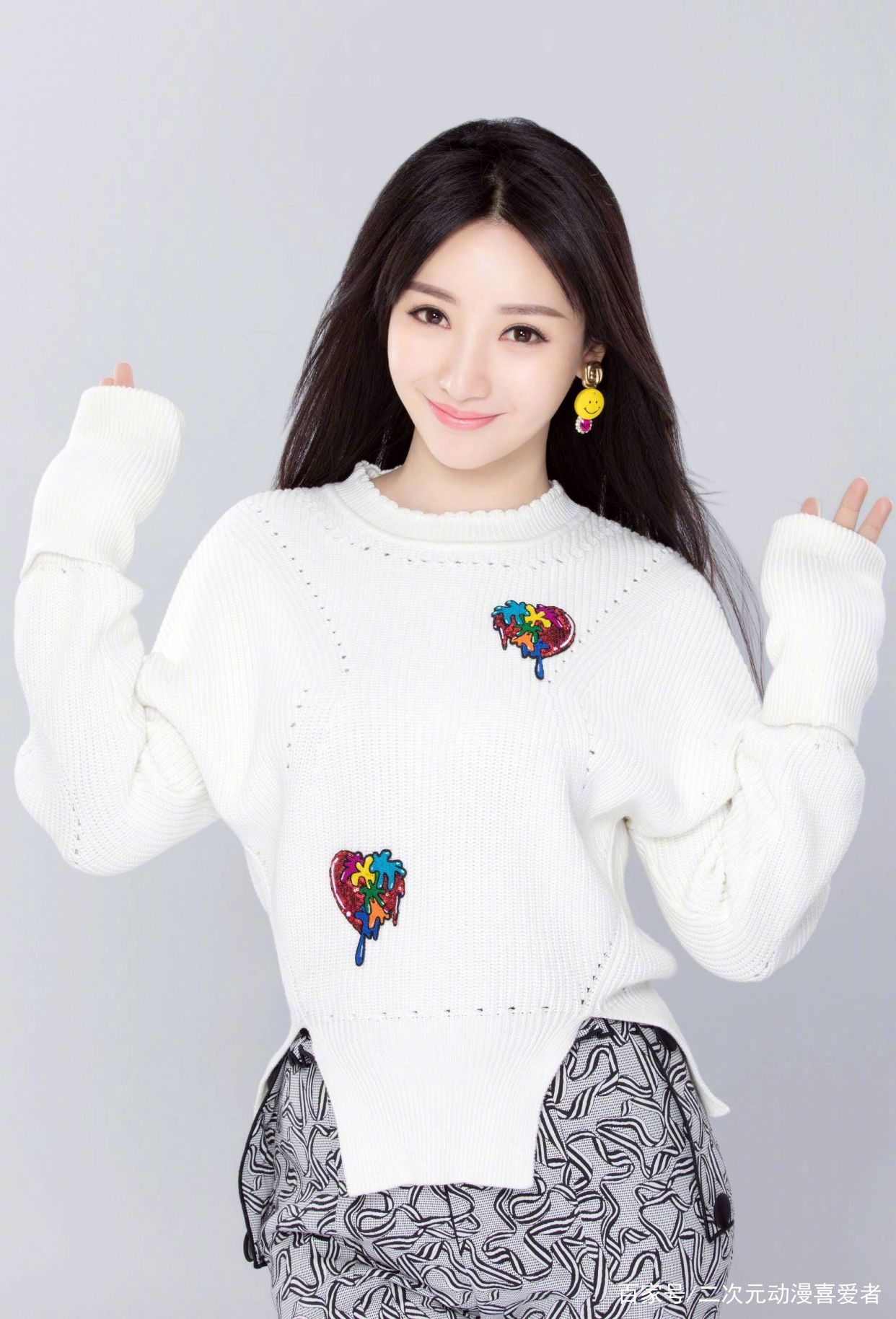 柳岩-8℃拍内衣写真，人称大号水蜜桃，算不算中国第一美女？
