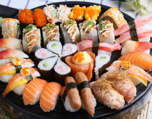 广东一女子吃寿司致多器官衰竭，吃寿司的时候需要注意些什么？