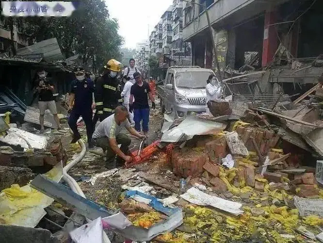 绍兴一快餐店爆炸，员工被炸飞了，员工的伤势如何？