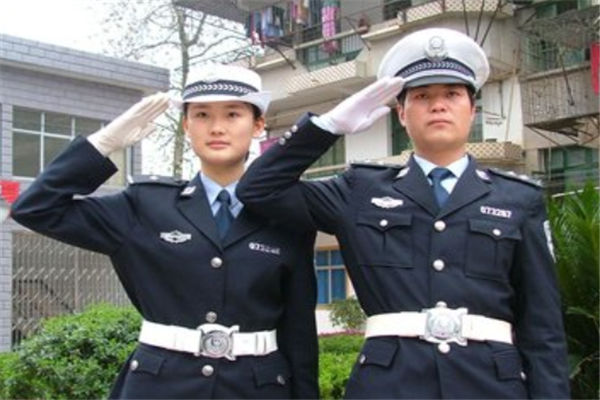 江西省丰城市一教师因涉疫情言论被警方行拘15日，不当言论该如何界定？