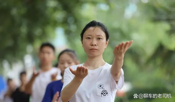 女孩13岁爱上太极，闭关三年成拳师，她现在怎么样了呢？