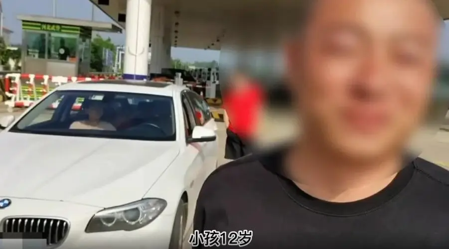 一家5口出游，父亲让12岁孩子驾车40公里，违反了哪些法律？