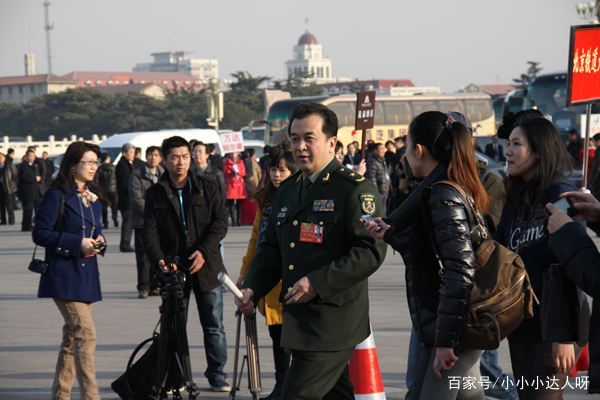 曾经的少将黄宏，免职后就被带走，这几年他的状况令人唏嘘，发生了什么？