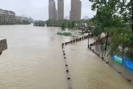 据报道，余姚雨量破浙江省台风雨量极值，如何应对这种极端天气？