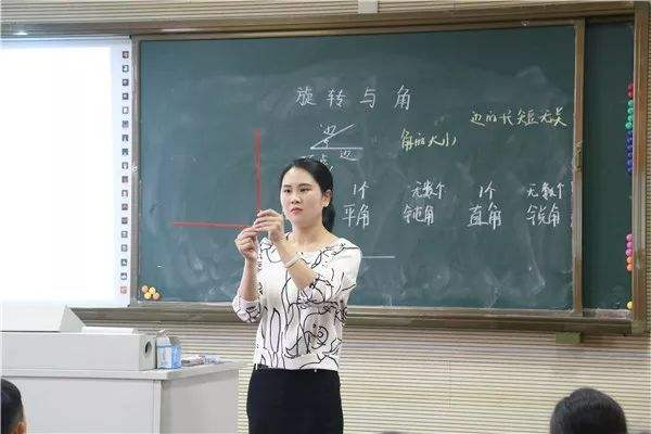 20年后打老师的男子想当面向老师道歉，我们应该如何教育孩子，少走弯路？