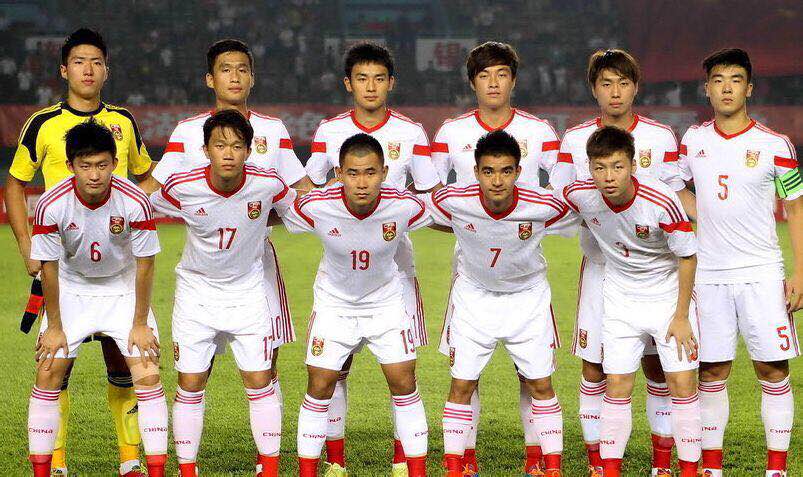 中国足球队的队歌叫什么名字？
