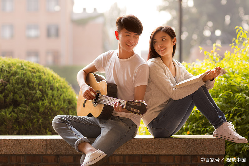 学霸情侣在牛津大学图书馆约定终身，你还听到过哪些浪漫的爱情故事？