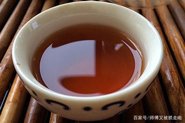 老人长期喝浓茶导致严重贫血，喜欢喝浓茶对身体有危害吗？