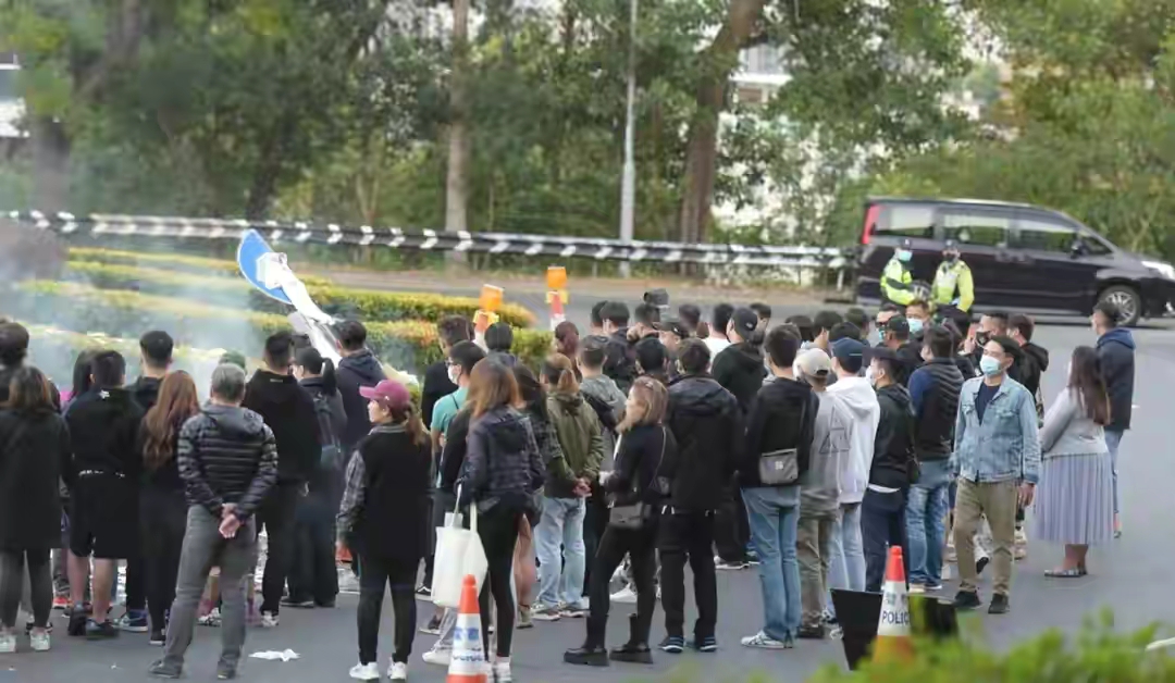 成奎安孙子成俊贤车祸去世，导致车祸的起因是什么？