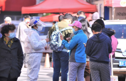 西安新一轮疫情，半夜12点-5点做核酸，当地的疫情有多严峻？