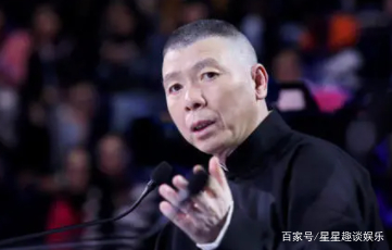 2010年颁奖晚会上，冯小刚因说错话被赵本山打了一巴掌，他说了什么？
