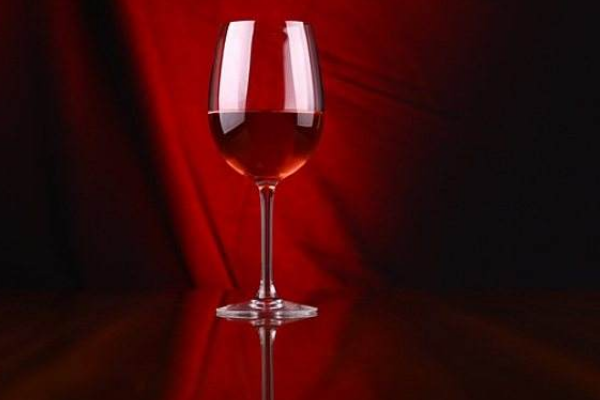 标准红酒杯尺寸是多少？