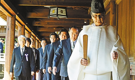 日本经济产业大臣参拜靖国神社，中方已提出严正交涉，如何看待这一行为？