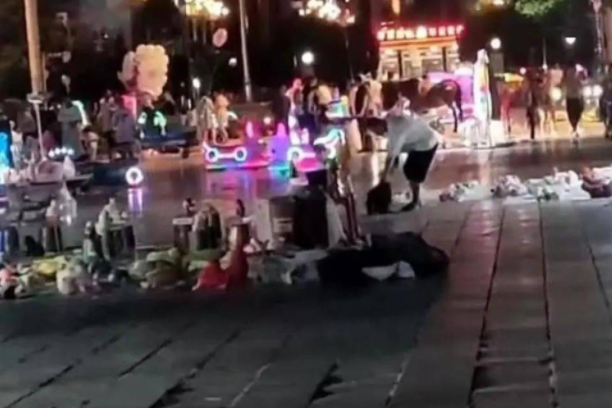 河南郸城大广场男子持刀砍伤2名女孩，受害女孩与男子是什么关系？