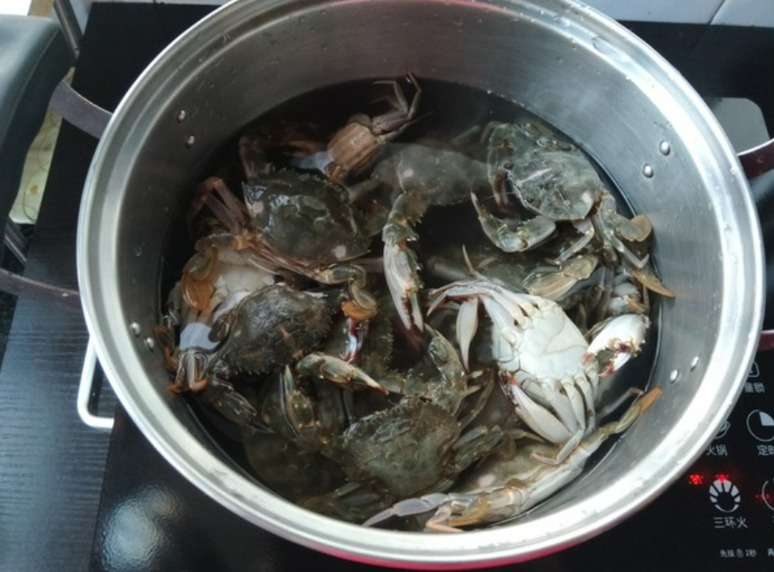 煮螃蟹的做法步骤如下