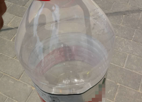 怎样用投币式饮水机打水？