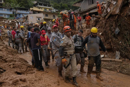 巴西暴雨泥石流轰然倾泻已致146死，当地有关部门采取了哪些救援措施？