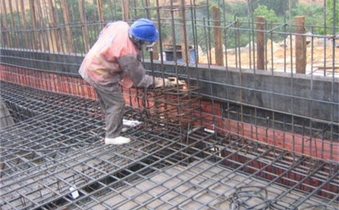 土建止水钢板人工多钱一米