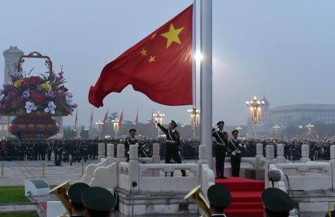 中国天安门广场的国旗尺寸是多大的？