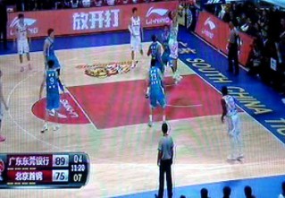 篮球中什么是联防？为什么 NBA 一度禁止联防？此举对比赛有什么影响？