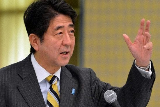 日本百姓沉痛怀念安倍，雨中吊唁排长队，当地民众对他的评价是怎样的？