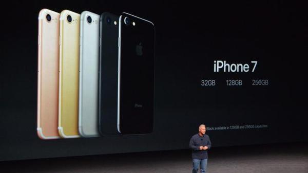 iPhone 6 发布会中「bigger than bigger」如何翻译最好？