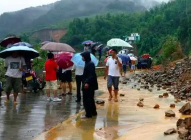 突发！青海化隆强降雨引发洪水，给当地造成了哪些影响以及损失？