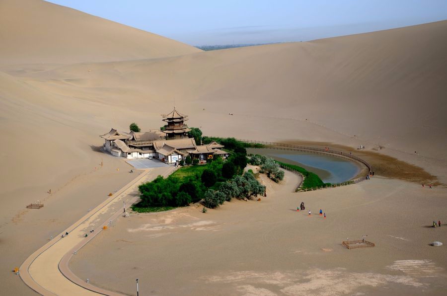 有着“沙漠第一泉”之称的月牙泉，发生了什么，为什么游客都说它已经名存实亡了？