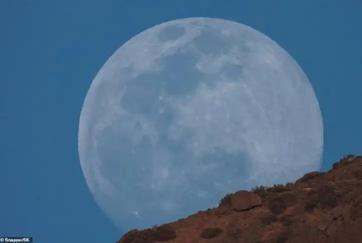 今年为何出现两次超级月亮？超级月亮是什么样的？